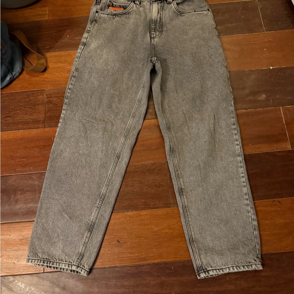 Empyre Gray Relaxed Fit Jeans with Vintage Appeal